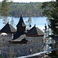 Sisumetsän seikkailupuiston maisemaa